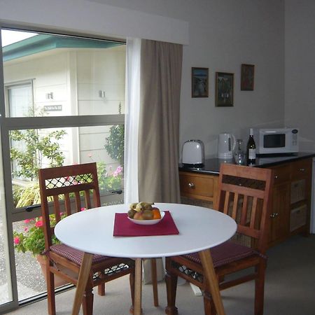 The B & B On The Hill Queenstown Bagian luar foto