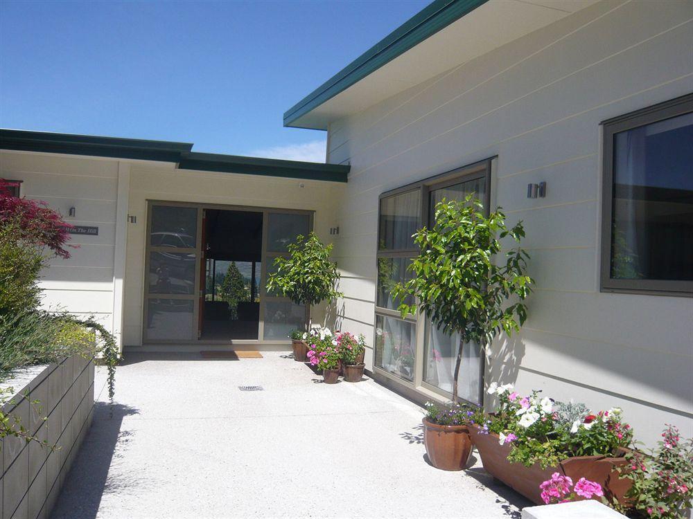The B & B On The Hill Queenstown Bagian luar foto