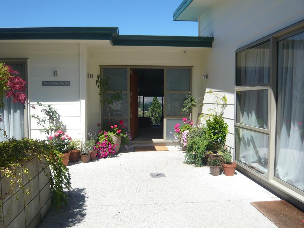 The B & B On The Hill Queenstown Bagian luar foto