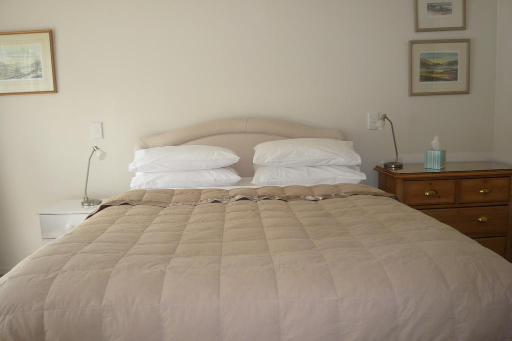 The B & B On The Hill Queenstown Bagian luar foto