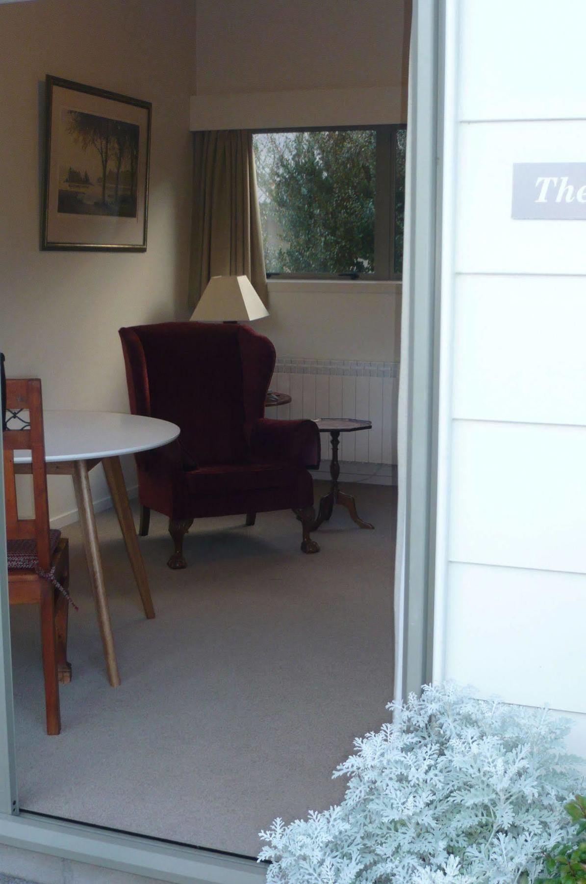 The B & B On The Hill Queenstown Bagian luar foto