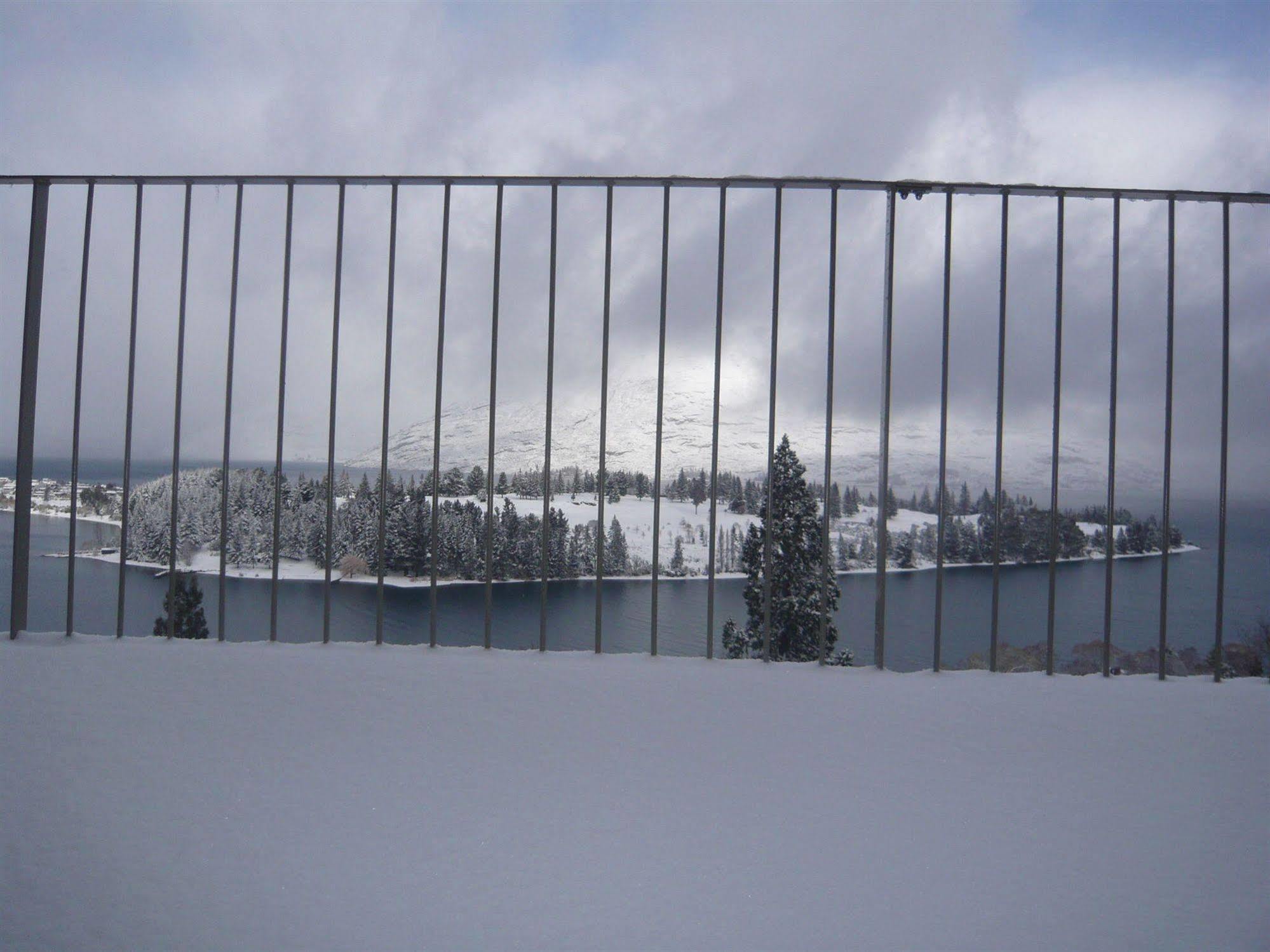 The B & B On The Hill Queenstown Bagian luar foto