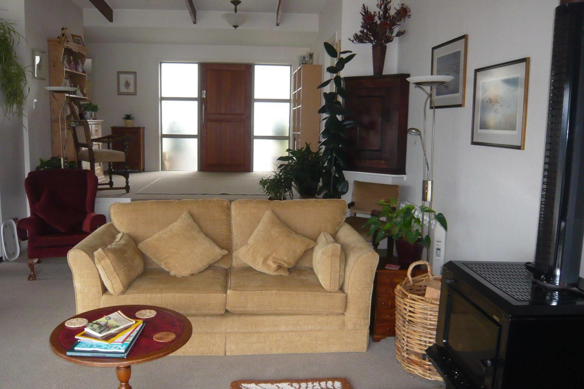 The B & B On The Hill Queenstown Bagian luar foto