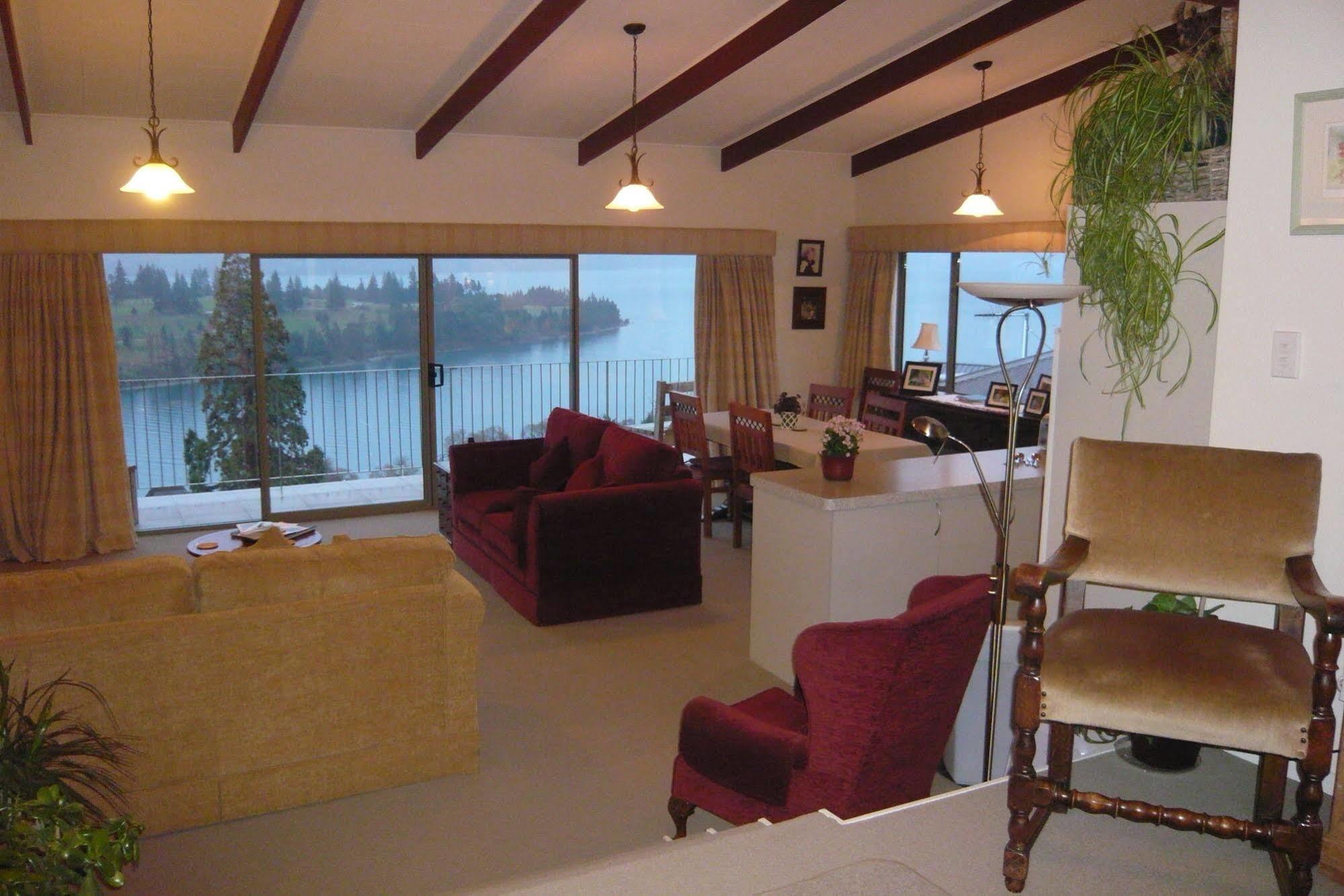 The B & B On The Hill Queenstown Bagian luar foto